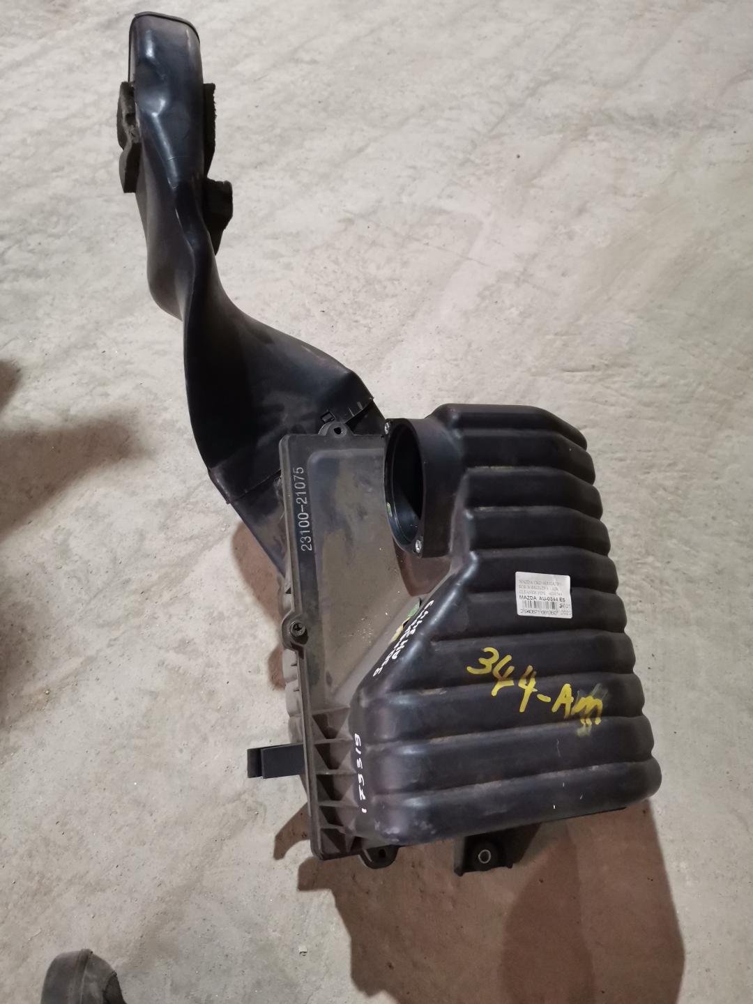 корпус воздушного фильтра SsangYong Rodius 1 поколение 2007, 2.7 л., D27DT, дизель, АКПП, серебристый, правый руль - фото №1