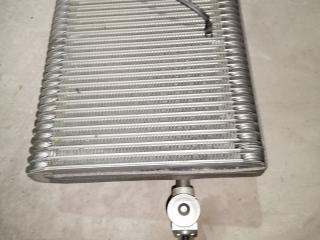 испаритель кондиционера SsangYong Rodius 1 поколение 2007, 2.7 л., D27DT, дизель, АКПП, серебристый, правый руль