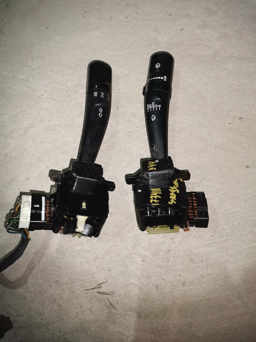 переключатель подрулевой (стрекоза) SsangYong Rodius 1 поколение 2007, 2.7 л., D27DT, дизель, АКПП, серебристый, правый руль - фото №1