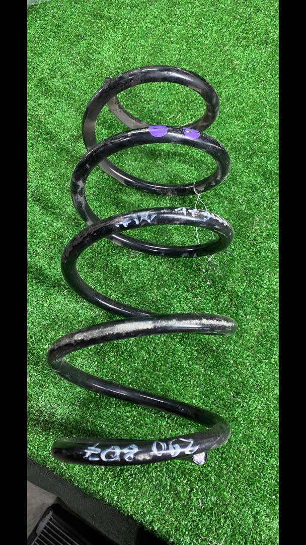 пружина передняя Mazda CX-9 2 поколение 2017, 2.5 л., бензин, АКПП, красный, полный привод, правый руль - фото №1