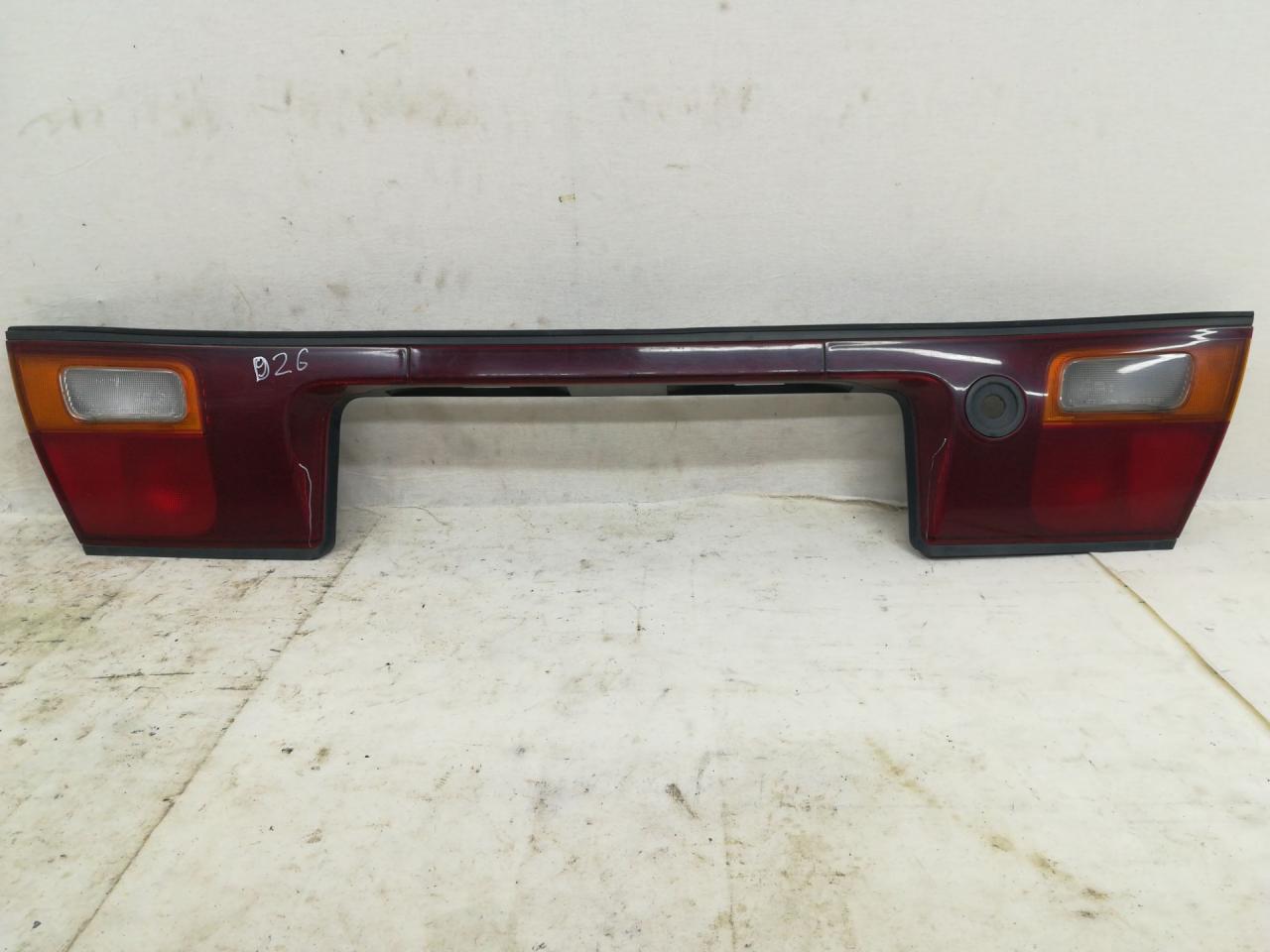фонарь задний Mazda 323C BA 1995, 1.8 л., BP (DOHC), бензин, МКПП, зеленый, седан, передний привод, 13261702 - фото №1