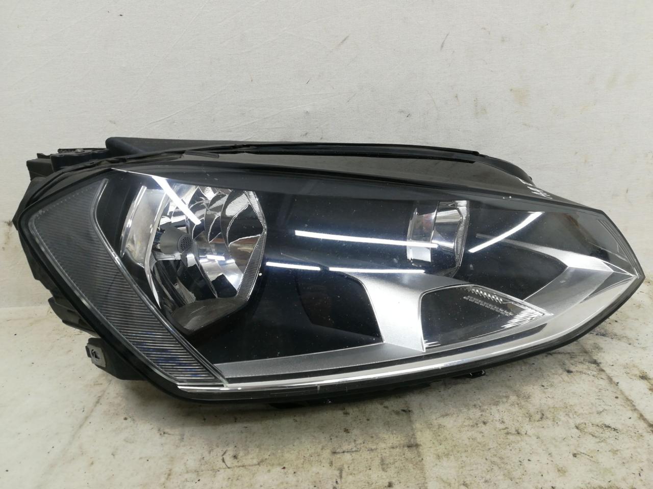 фара правая Volkswagen Golf 7 поколение 2016, 1.4 л., CZCA, бензин, АКПП, белый, универсал, передний привод, правый руль, 5G2941006 - фото №1