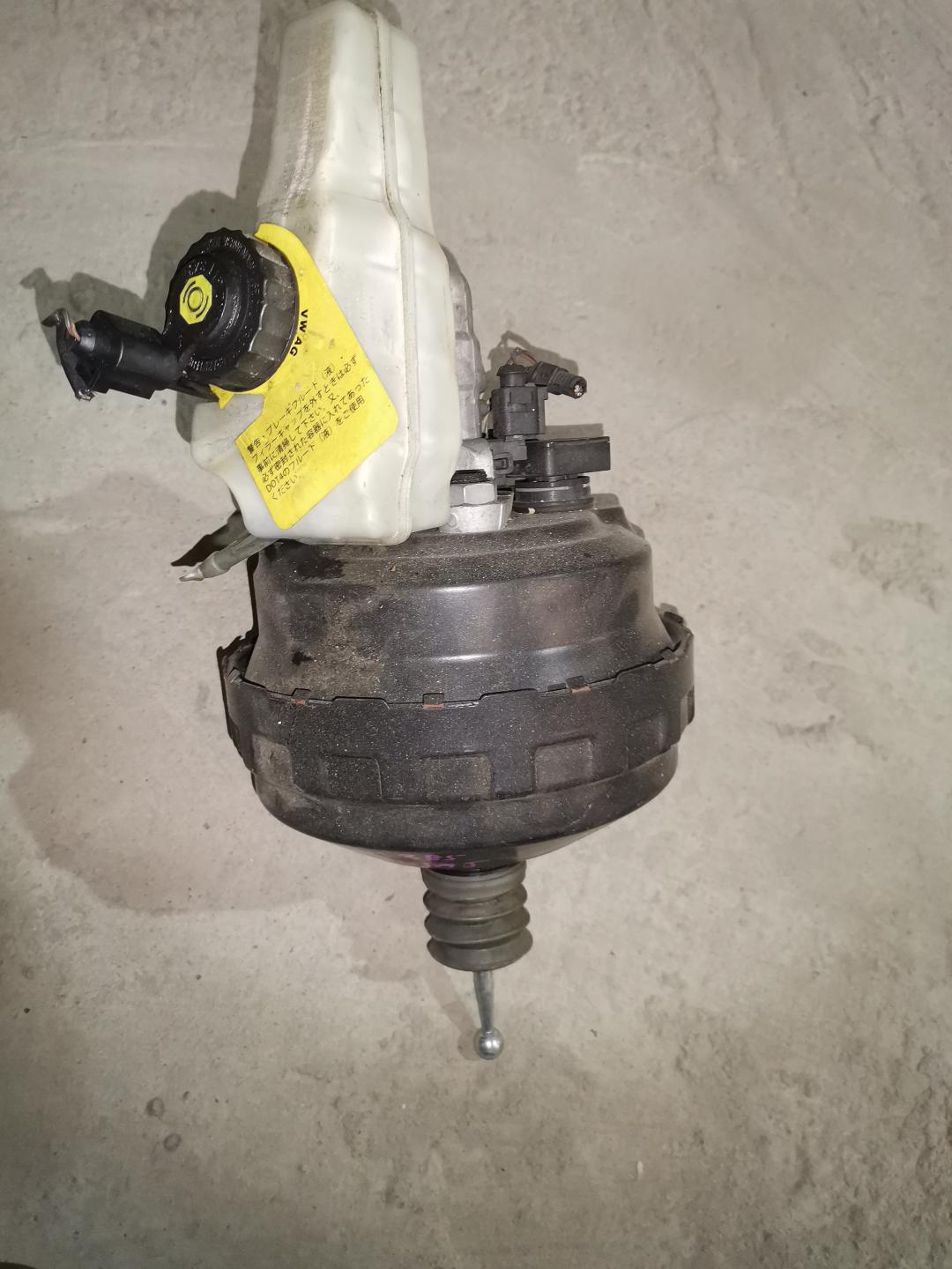 вакуумный усилитель тормозов Volkswagen Passat B6 2007, 2.0 л., FSI, BVY, бензин, серебристый, передний привод, правый руль, 3C2614105AB - фото №1