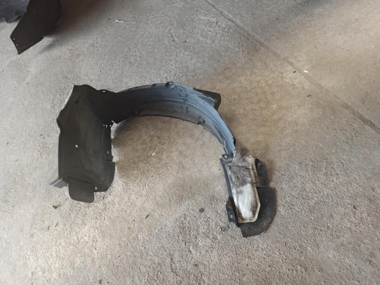 защита арок передняя правая (подкрылок) Honda CR-V 3 поколение 2009, 2.4 л., бензин, АКПП, серый, внедорожник 5 дв., полный привод, правый руль - фото №1