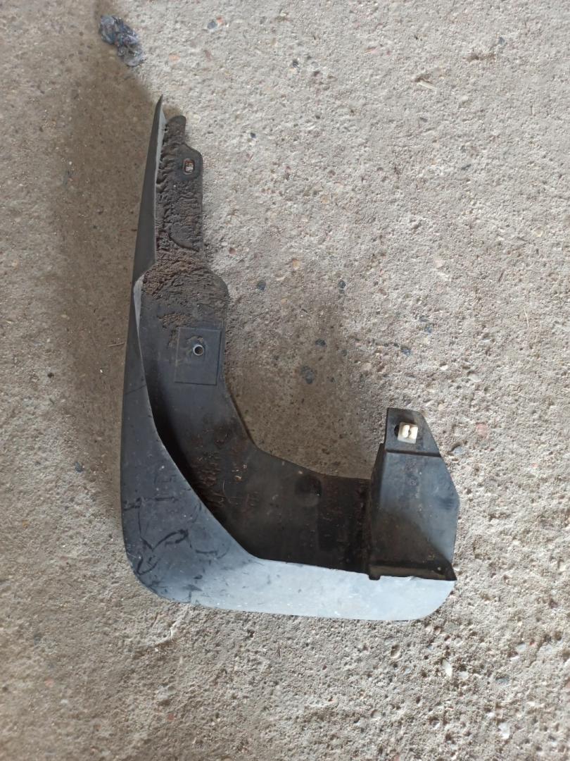 брызговик Honda CR-V 3 поколение 2009, 2.4 л., бензин, АКПП, серый, внедорожник 5 дв., полный привод, правый руль - фото №1