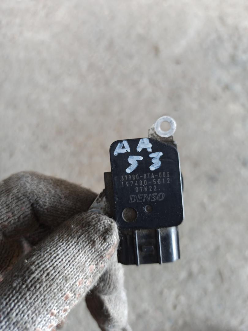 расходомер воздуха Honda CR-V 3 поколение 2009, 2.4 л., бензин, АКПП, серый, внедорожник 5 дв., полный привод, правый руль - фото №1