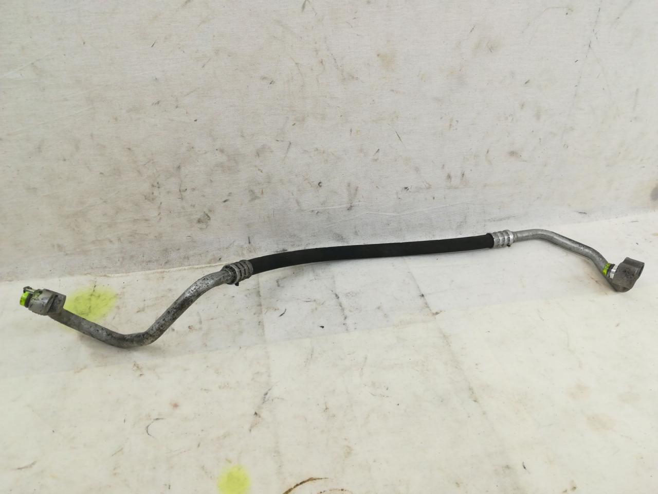 трубка кондиционера BMW 3 серия F30/F31/F34 F30 2013, 2.0 л., N20 B20 A, бензин, АКПП, черный, седан, полный привод, 921384406, 082046702 - фото №1