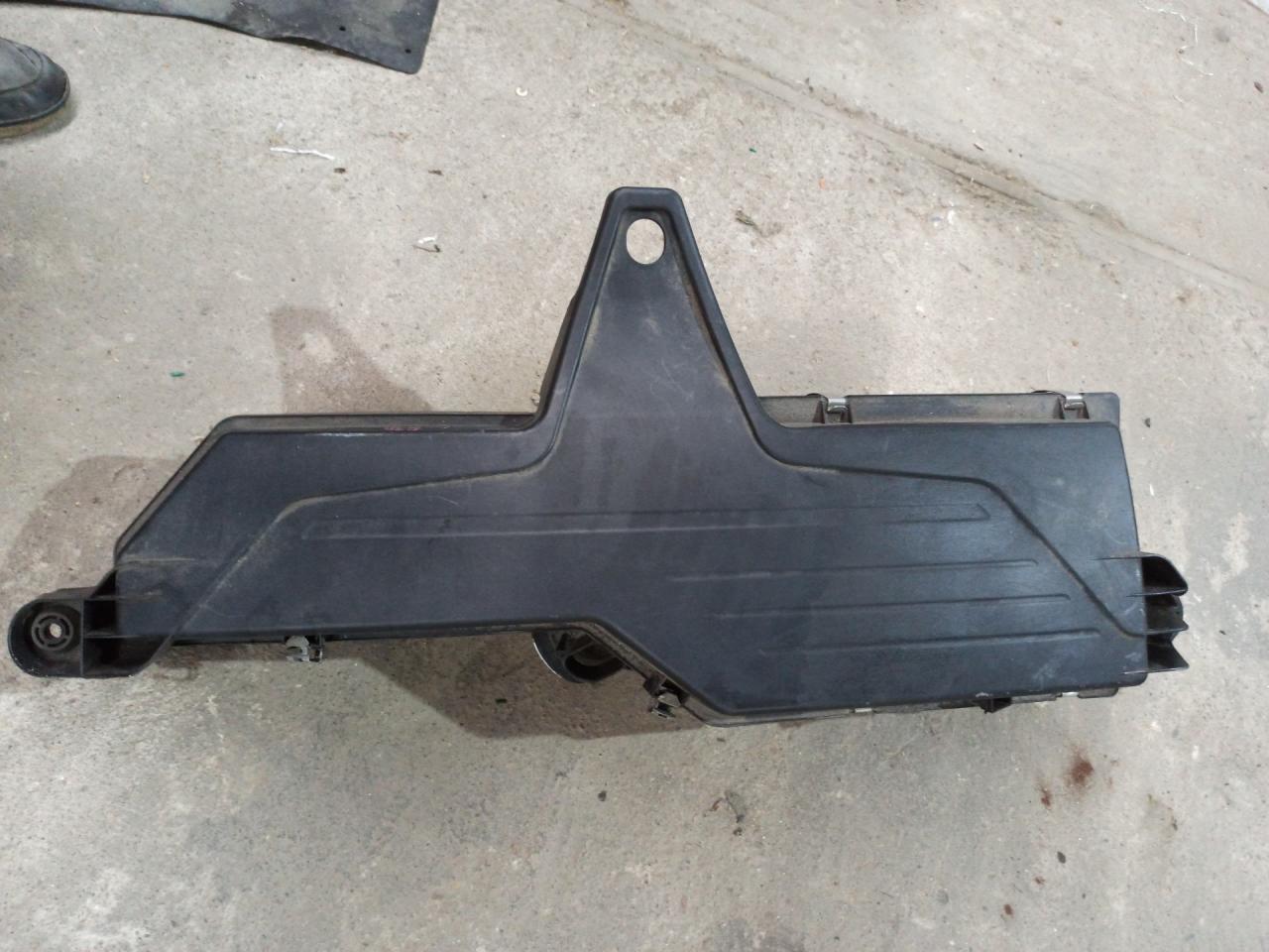 корпус воздушного фильтра BMW 3 серия F30/F31/F34 F30 2013, 2.0 л., N20 B20 A, бензин, АКПП, черный, седан, полный привод - фото №1