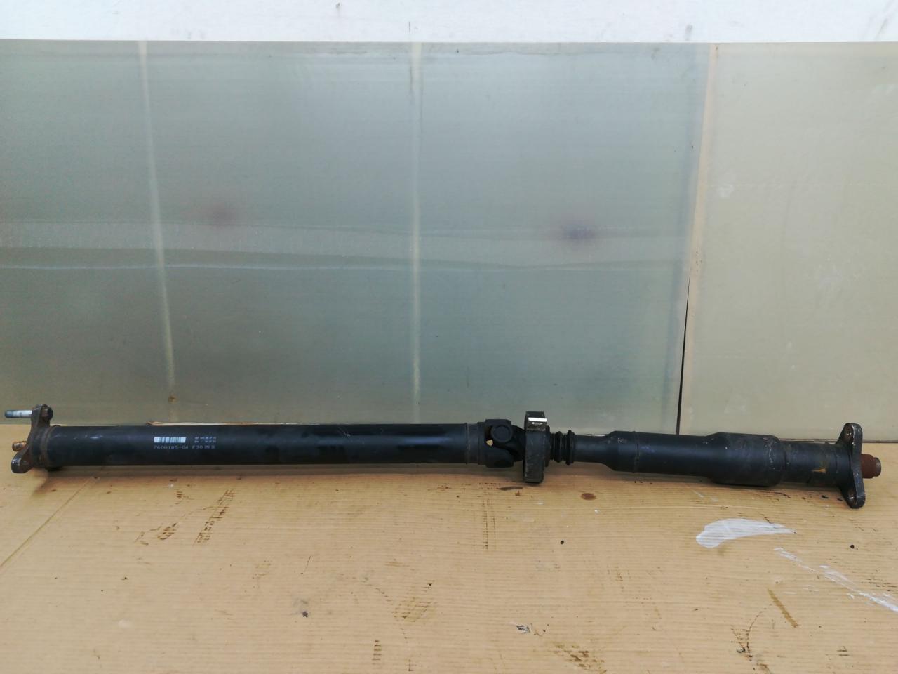 карданный вал BMW 3 серия F30/F31/F34 F30 2013, 2.0 л., N20 B20 A, бензин, АКПП, черный, седан, полный привод, 760018504, 760018504F30 - фото №1