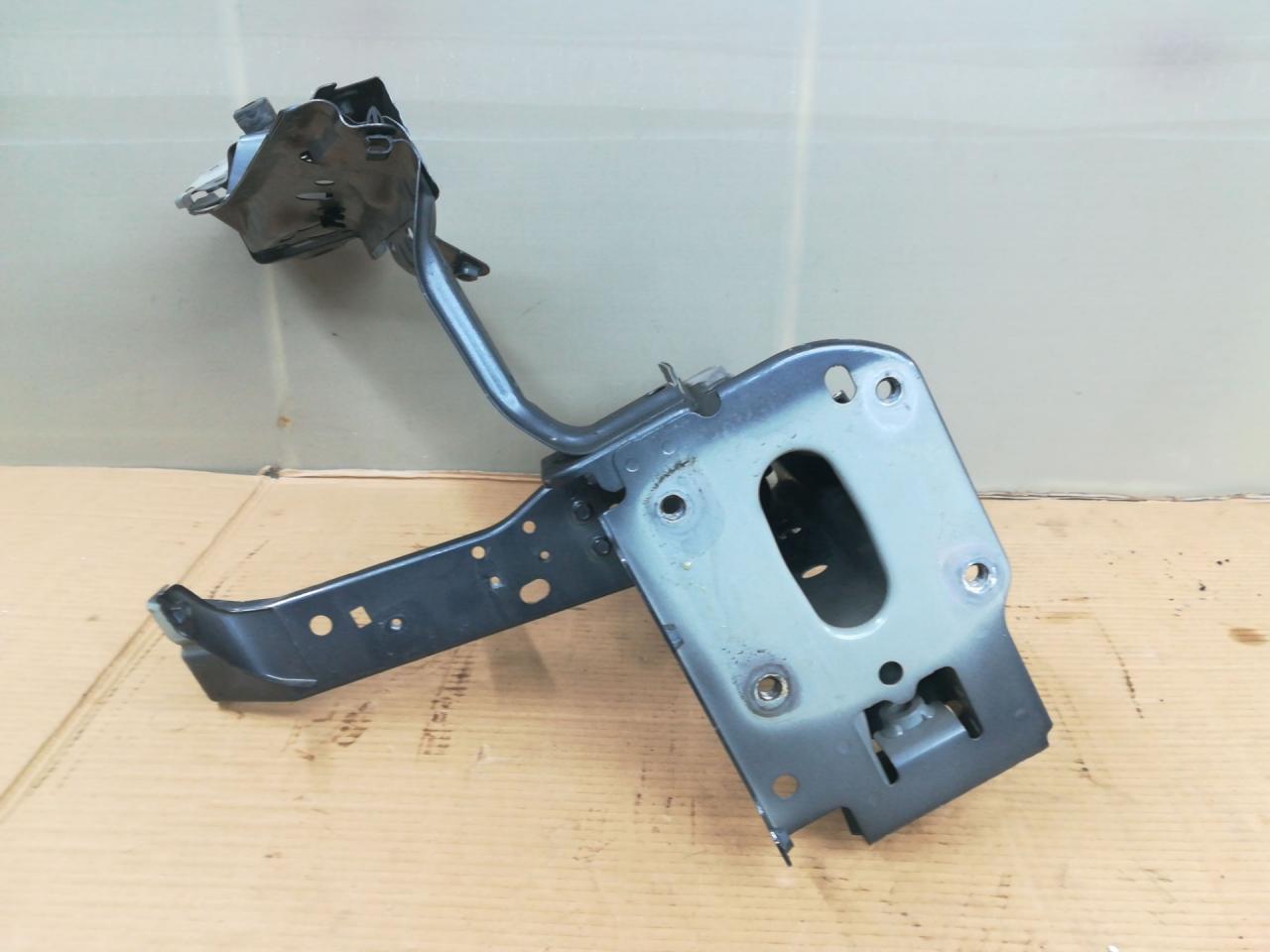 лонжерон правый Mazda 3 3 поколение 2016, 2.0 л., бензин, АКПП, серый, седан, передний привод, правый руль - фото №1