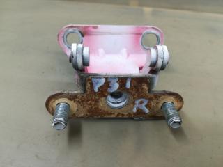 петля крышки багажника Toyota Sienna 2 поколение [рестайлинг] 2009, 3.5 л., 2GR-FE, бензин, АКПП, красный, минивэн, передний привод