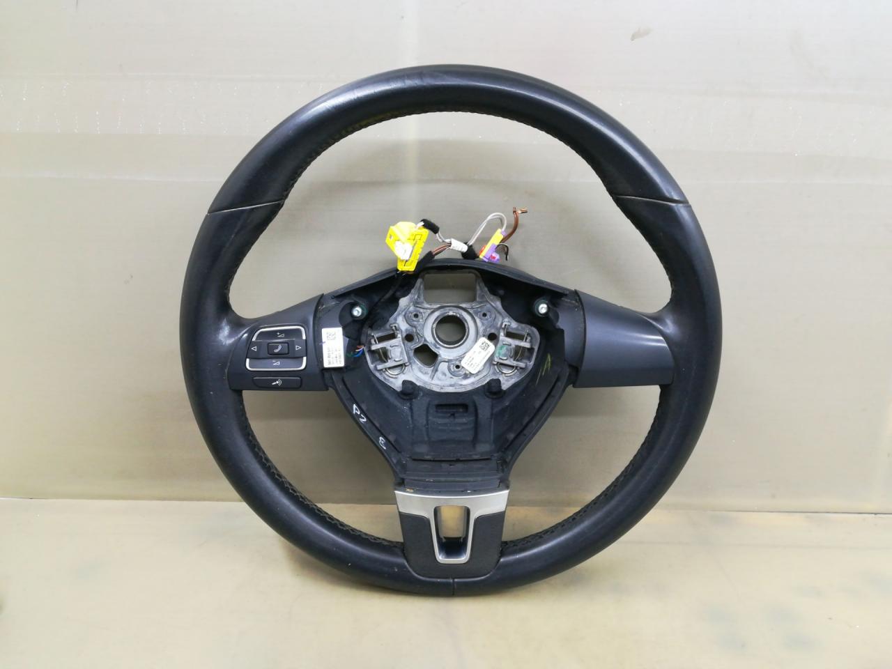 руль Volkswagen Passat (USA) 1 поколение 2015, 1.8 л., TFSI, бензин, АКПП, черный, седан, передний привод, 561959537, 561419091 - фото №1