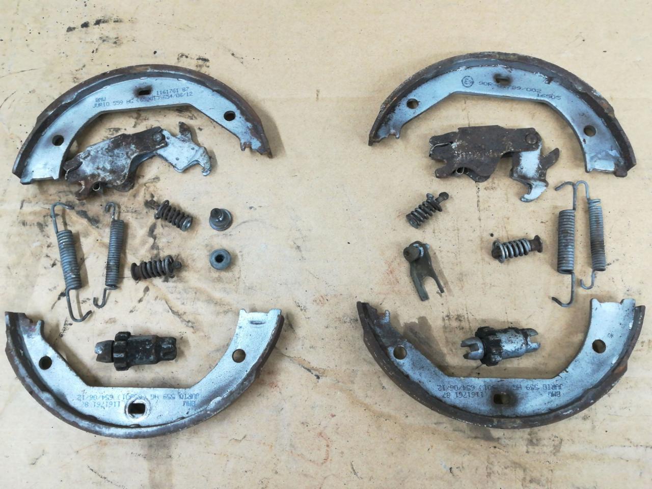 механизм развода задних тормозных колодок BMW 3 серия F30/F31/F34 F30 2013, 2.0 л., N20 B20 A, бензин, АКПП, черный, седан, полный привод - фото №1