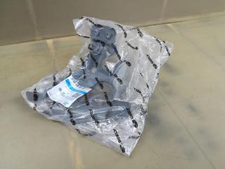 крепление ( кронштейн ) крыла Geely Atlas 1 поколение 2021, 5027048100C15