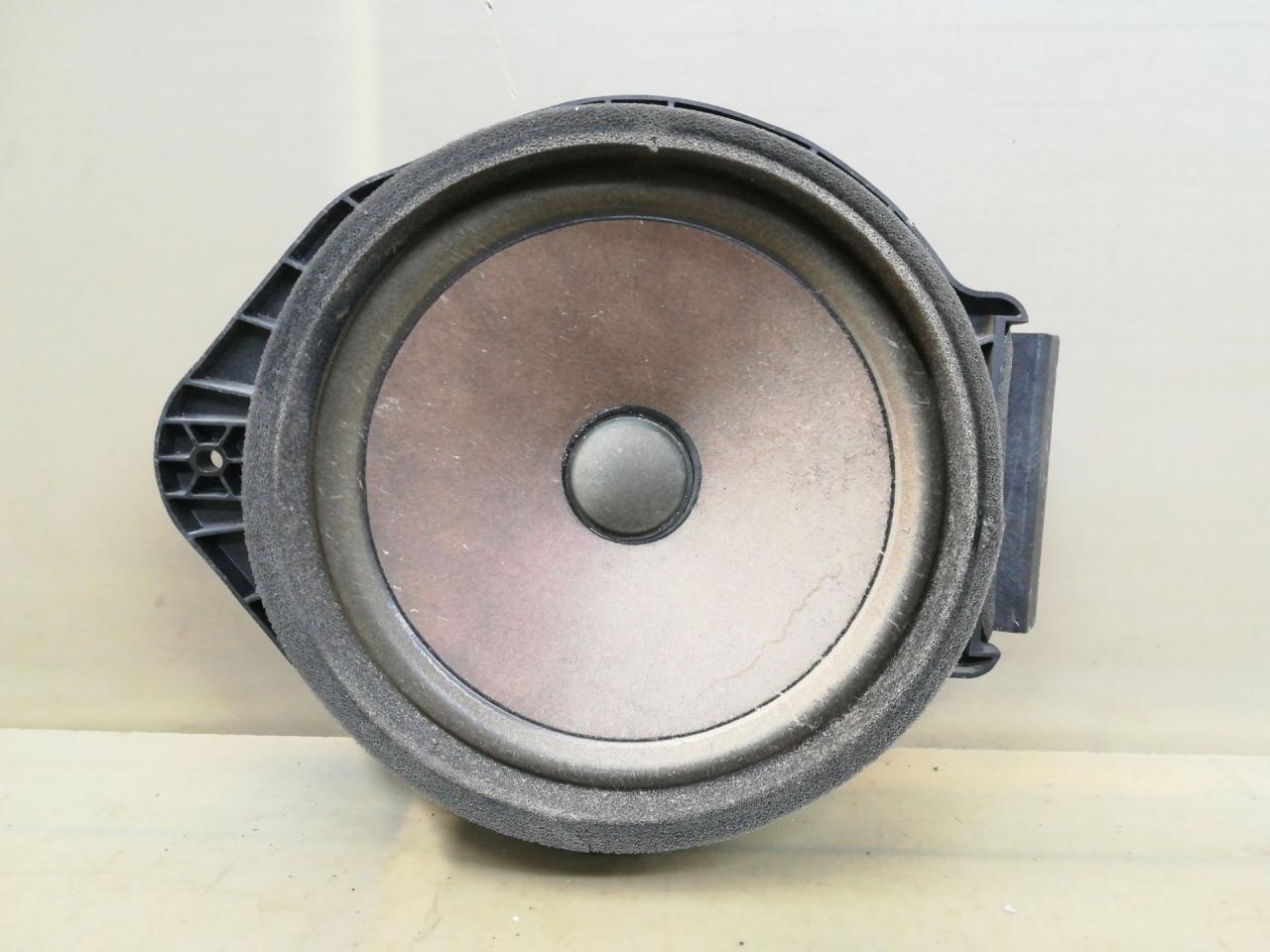 динамик двери Chevrolet Trax 1 поколение 2014, 1.8 л., F18D4, бензин, МКПП, серебро, передний привод, правый руль, 22889819, 22889810 - фото №1