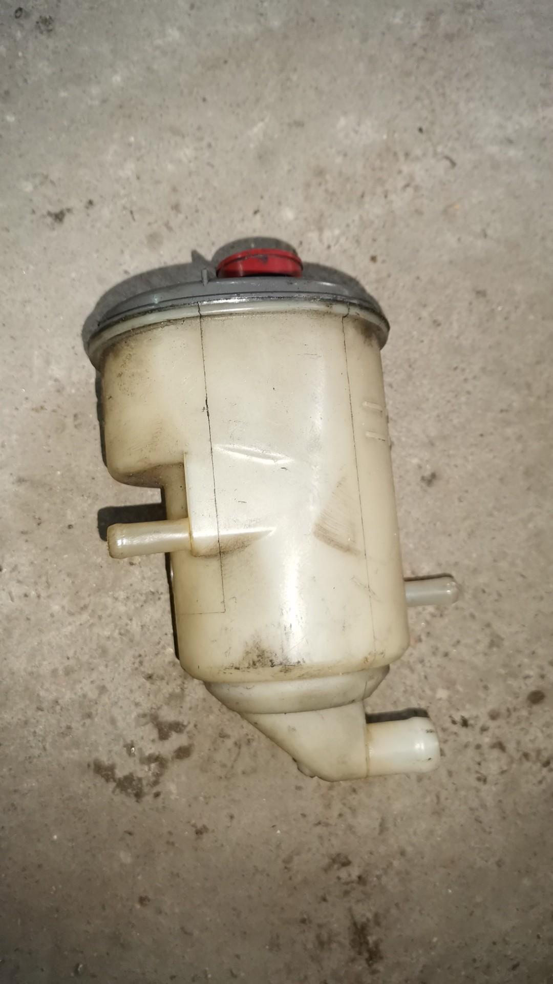 бачок гидроусилителя Honda Prelude 4 поколение 1995, бензин, МКПП - фото №1