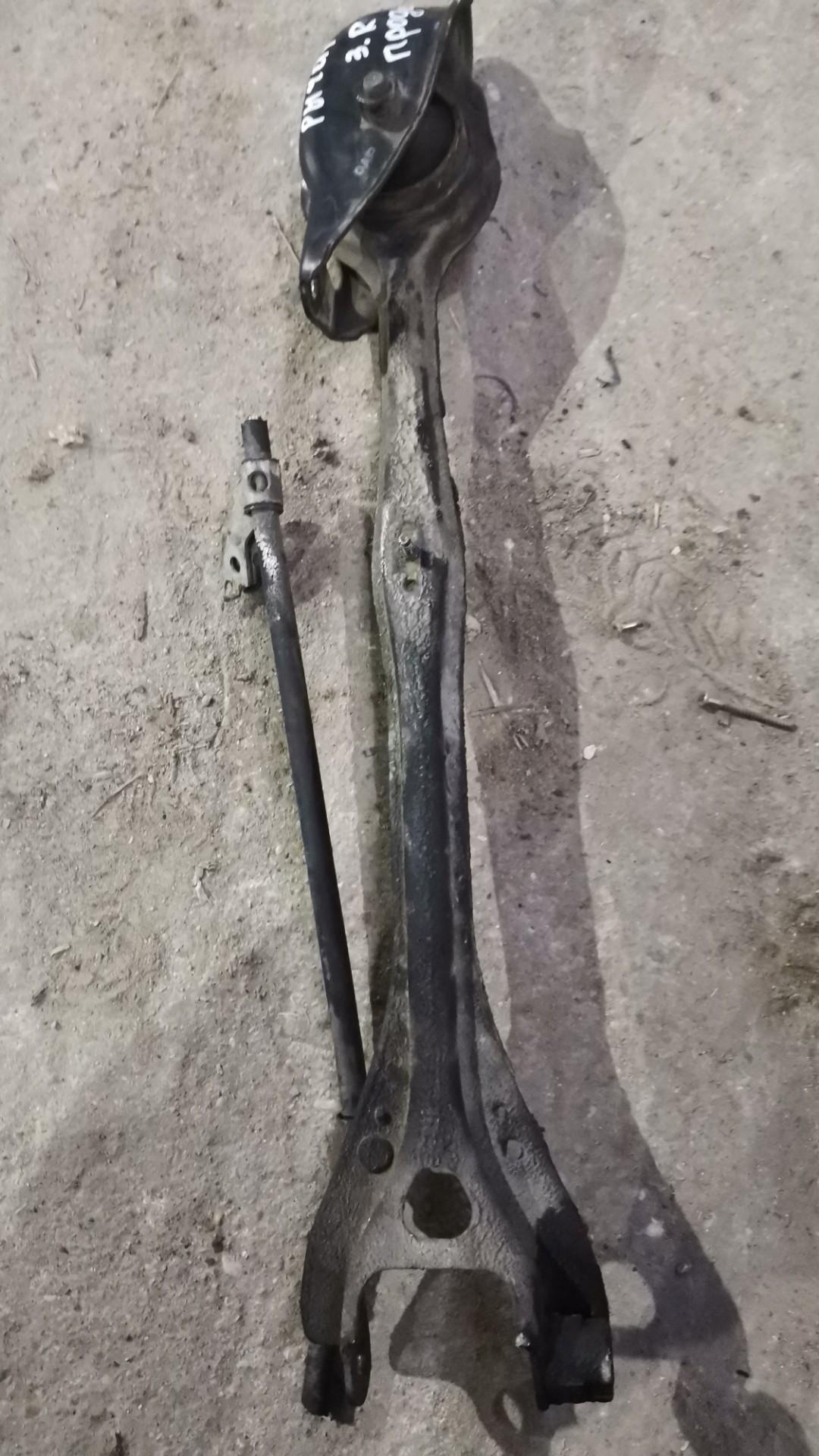 рычаг задний правый Honda Prelude 4 поколение 1995, бензин, МКПП - фото №1