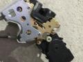 замок двери передней правой Subaru Forester 2 поколение (SG) [рестайлинг] 2006, 2.5 л., EJ251, бензин, МКПП, серебристый, правый руль - фото №4
