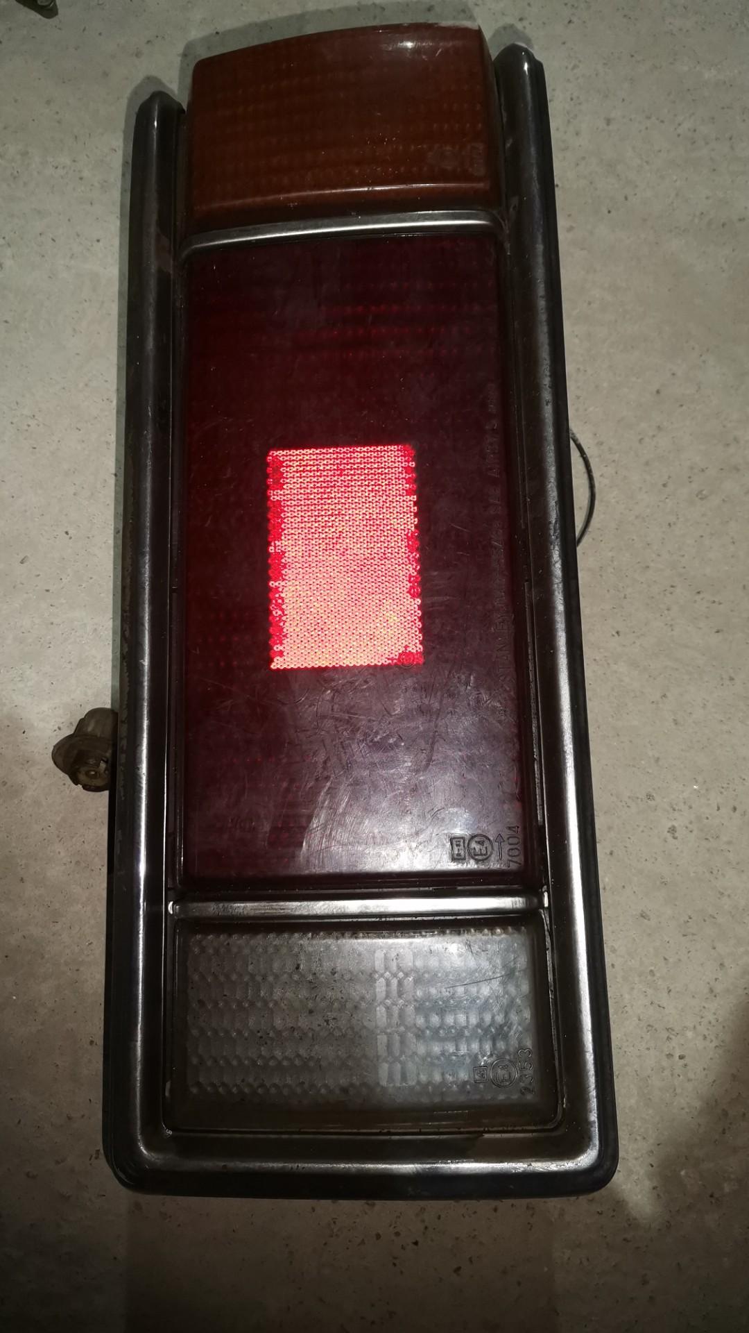 фонарь задний правый Honda Accord 1 поколение 1980 - фото №1