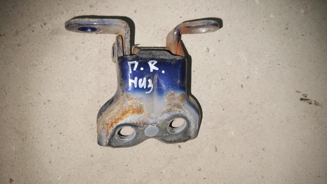 петля двери Toyota Picnic 1 поколение 1999 - фото №1