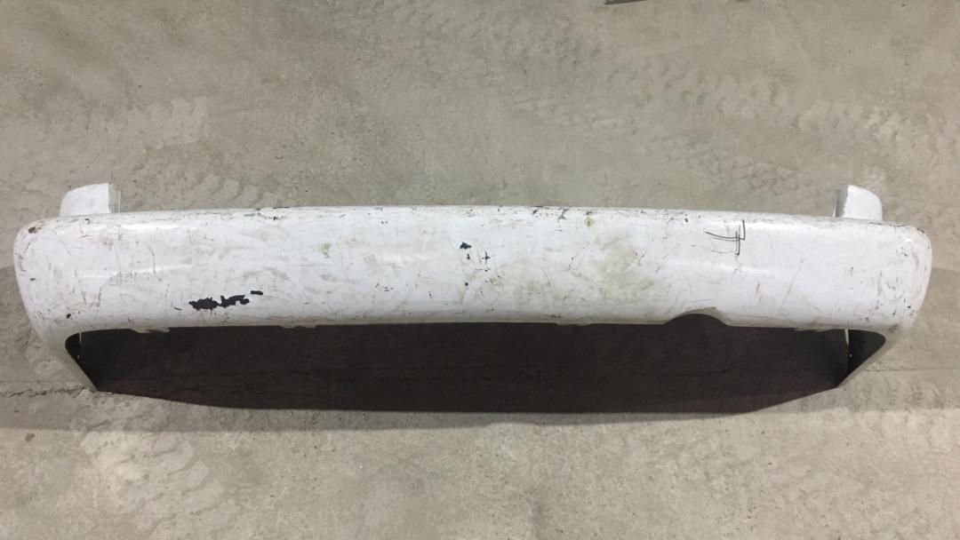 бампер задний Chrysler Voyager 3 поколение 1999 - фото №1