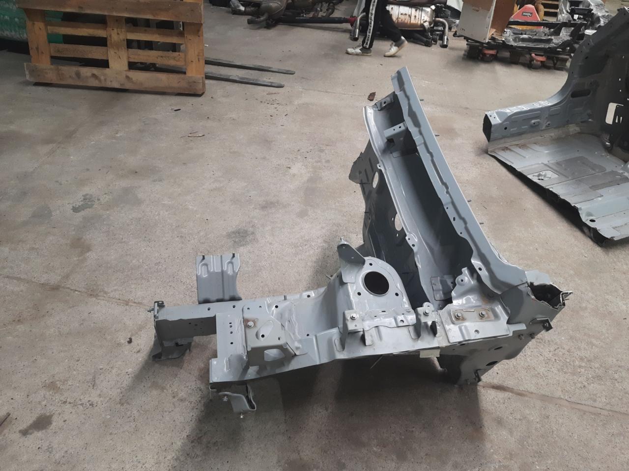 четверть передняя левая Geely Atlas 1 поколение 2020 - фото №1