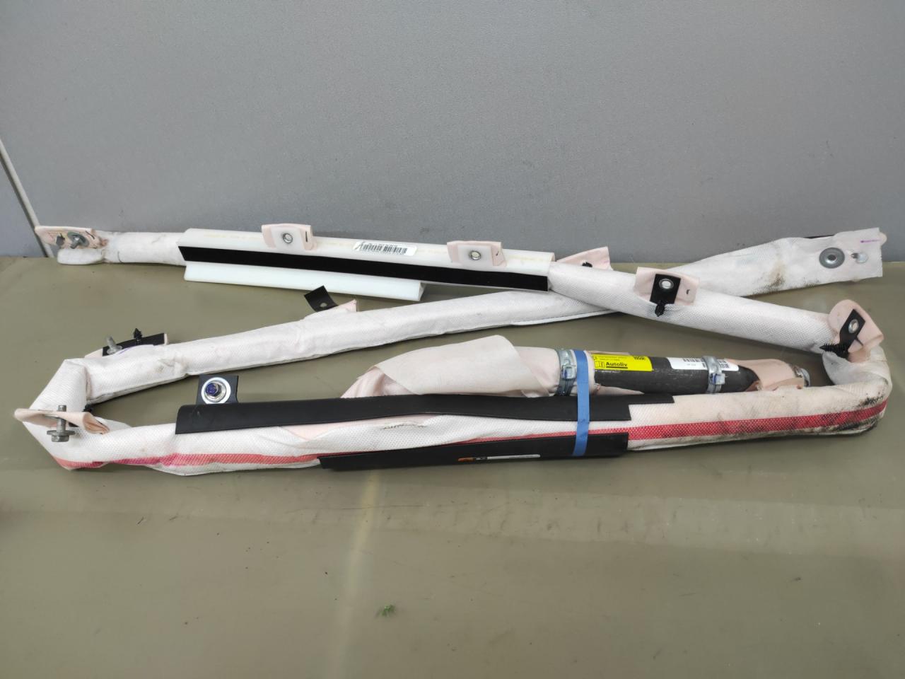 подушка безопасности боковая (шторка) GMC Terrain 2 поколение 2020, 2.0 л., бензин, АКПП, темно-серый (графит), передний привод, 84582284 - фото №1