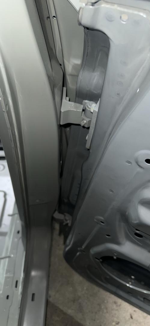 петля двери Geely Atlas 1 поколение 2020, бензин - фото №1