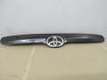 накладка двери (крышки) багажника Toyota Sienna 3 поколение 2014, 3.5 л., 2GR-FE, бензин, АКПП, черный, передний привод, 7680192130 - фото №2