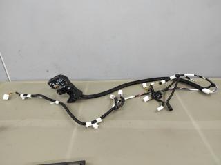 дверная проводка Toyota Sienna 3 поколение 2014, 3.5 л., 2GR-FE, бензин, АКПП, черный, передний привод, 8205408150003
