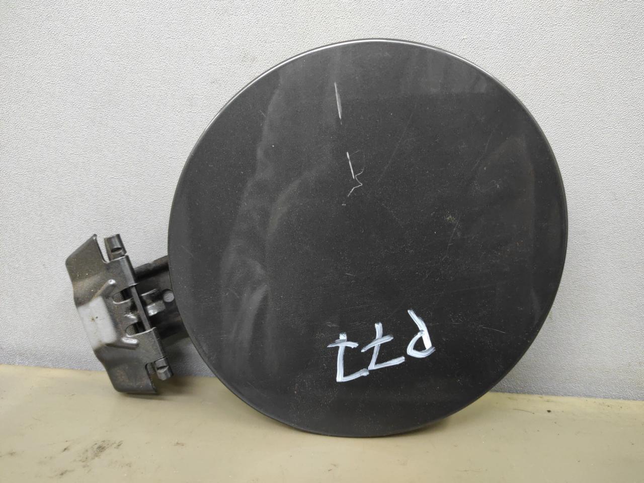 лючок топливного бака Mazda CX-9 2 поколение TC 2017, 2.5 л., PY-VPS, бензин, АКПП, серый, передний привод - фото №1