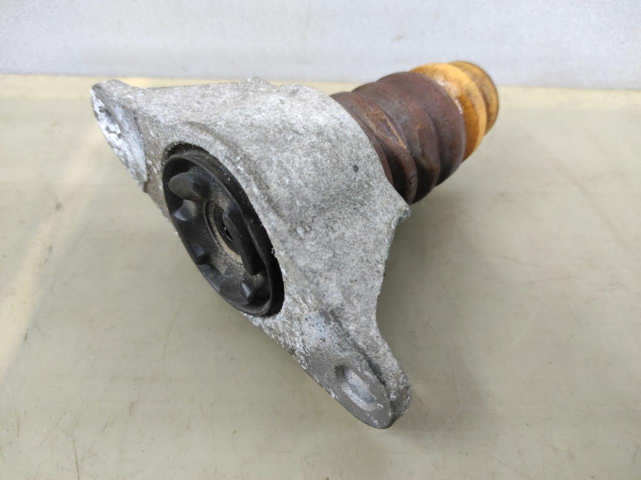 опора амортизатора верхняя (чашка) Mazda CX-9 2 поколение TC 2017, 2.5 л., PY-VPS, бензин, АКПП, серый, передний привод - фото №1