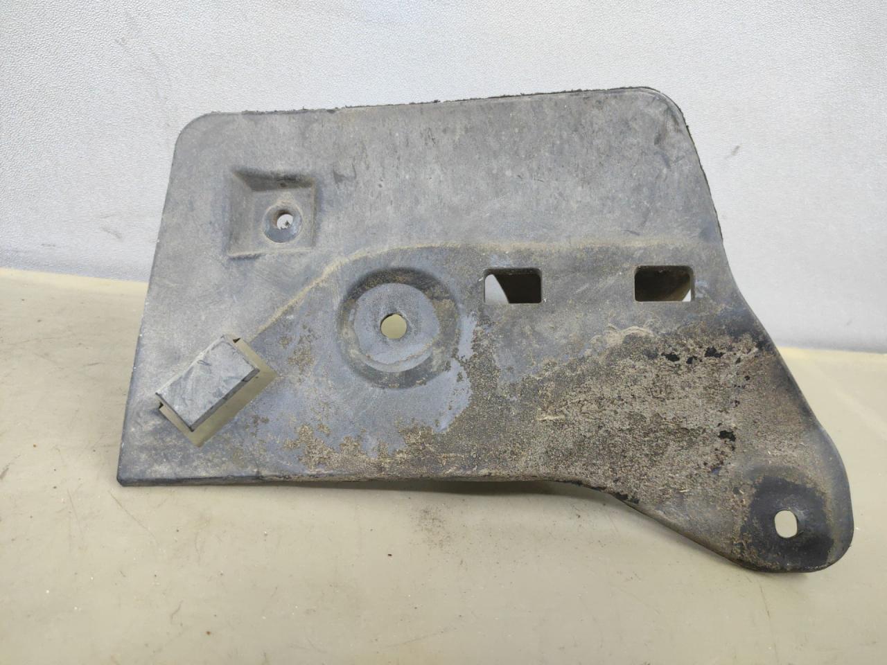 брызговик Volkswagen Passat (USA) 2 поколение 2017, 1.8 л., CPRA, бензин, АКПП, седан, передний привод, 561854855A - фото №1