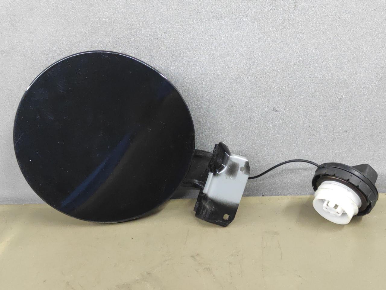 лючок топливного бака Mazda CX-9 2 поколение TC 2020, 2.5 л., PY-VPS, бензин, АКПП, внедорожник 5 дв., полный привод - фото №1