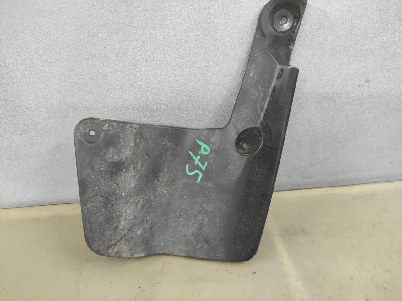 брызговик Chevrolet Cruze 2 поколение 2017, 1.4 л., бензин, АКПП, черный, седан, передний привод - фото №1