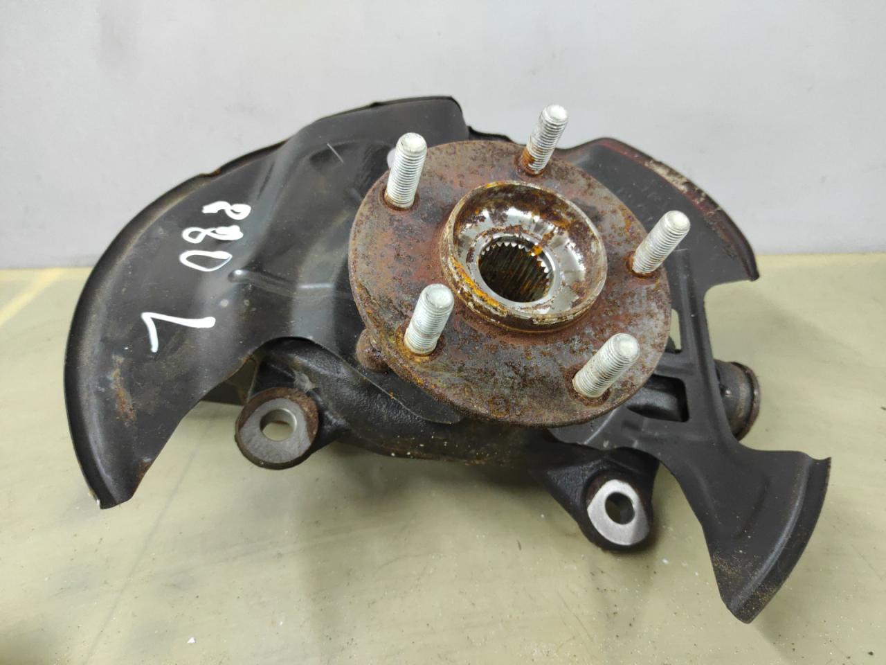 кулак поворотный левый Mazda CX-9 2 поколение TC 2020, 2.5 л., PY-VPS, бензин, АКПП, внедорожник 5 дв., полный привод - фото №1