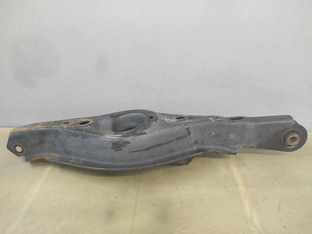 рычаг задний нижний Mazda CX-9 2 поколение TC 2020, 2.5 л., PY-VPS, бензин, АКПП, внедорожник 5 дв., полный привод - фото №1