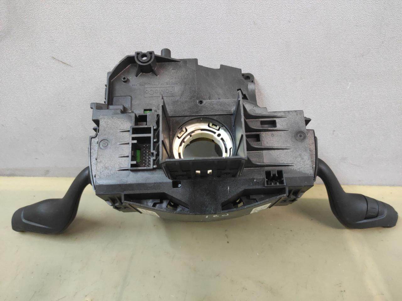 переключатель подрулевой (стрекоза) Ford Escape 3 поколение C520 2014, 1.6 л., бензин, АКПП, красный, передний привод, CV6T13335AD, CV6T17A553BE - фото №1