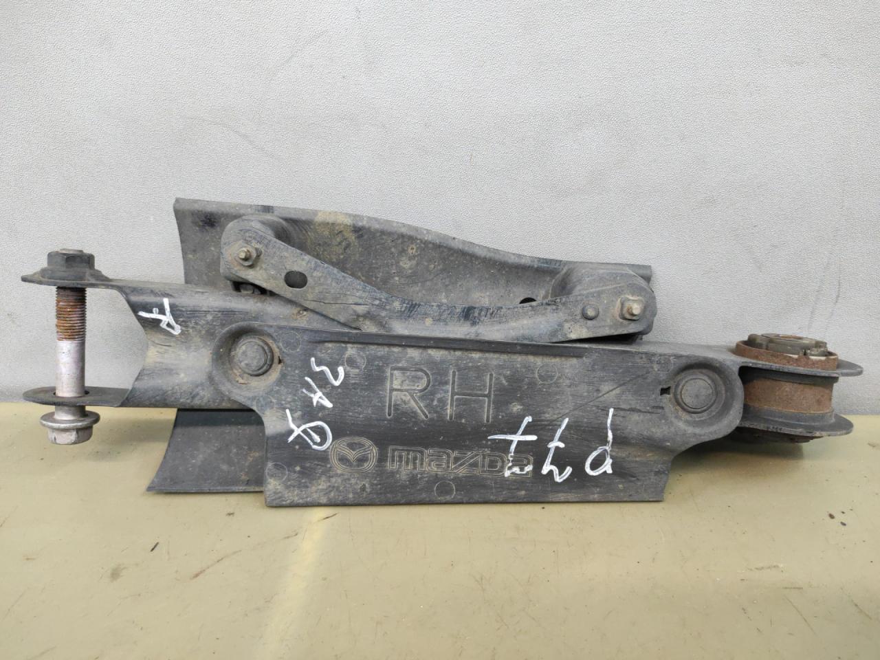 рычаг задний правый Mazda CX-9 2 поколение TC 2017, 2.5 л., PY-VPS, бензин, АКПП, серый, передний привод - фото №1