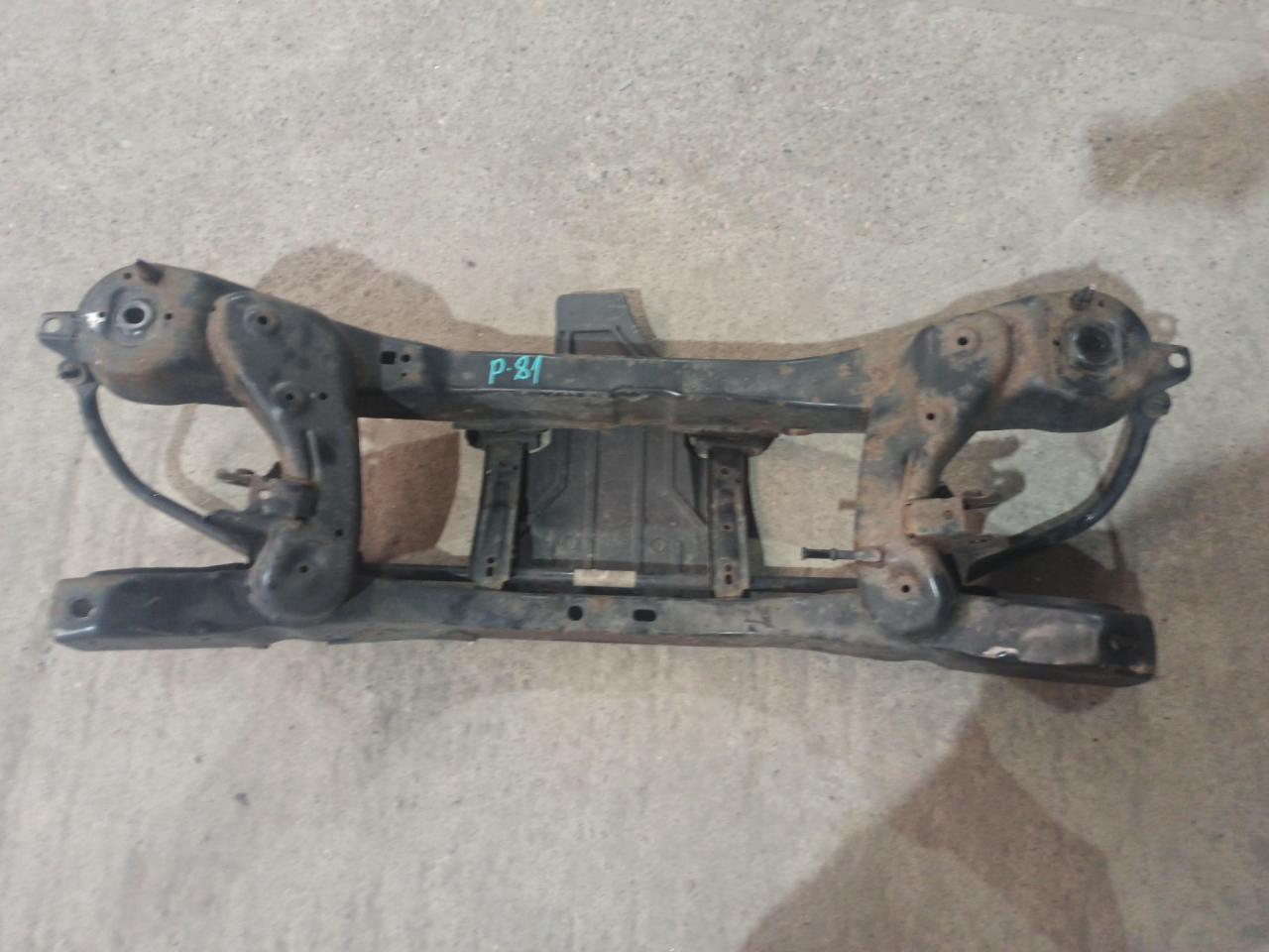 балка подвески задняя Ford Escape 3 поколение C520 2014, 1.6 л., бензин, АКПП, красный, передний привод - фото №1