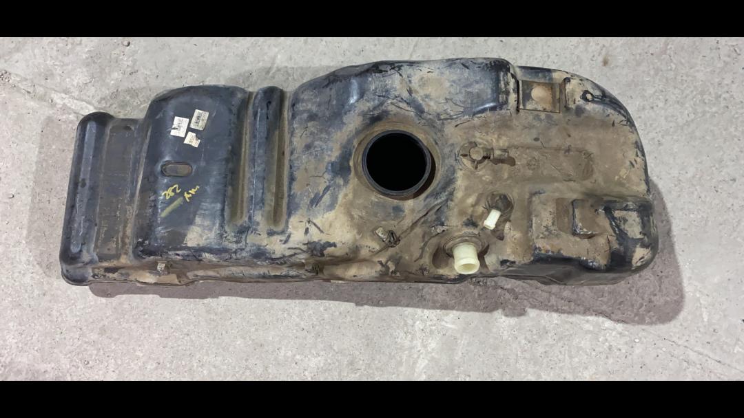 бак топливный Great Wall Wingle 3 2012, 2.0 л., дизель, МКПП, серебристый, пикап, полный привод, правый руль - фото №1