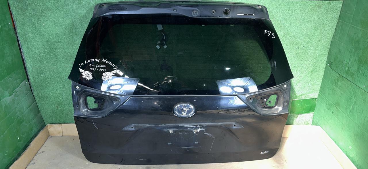 крышка багажника (дверь 3-5) Toyota Sienna 3 поколение 2014, 3.5 л., 2GR-FE, бензин, АКПП, черный, передний привод - фото №1