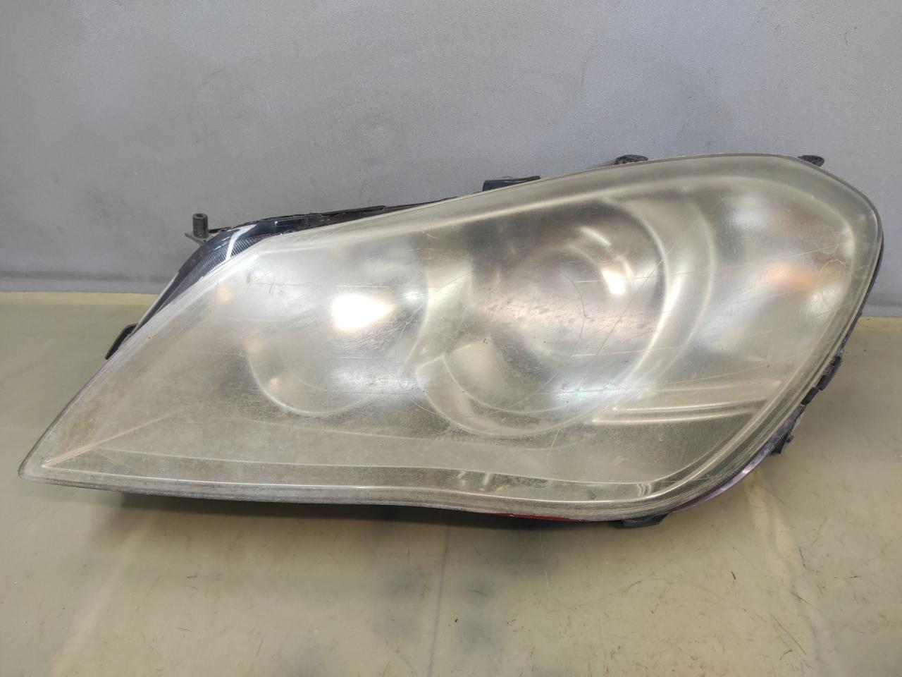 фара левая Suzuki Kizashi 1 поколение 2012, 2.4 л., J24B, бензин, АКПП, красный, седан, полный привод - фото №1