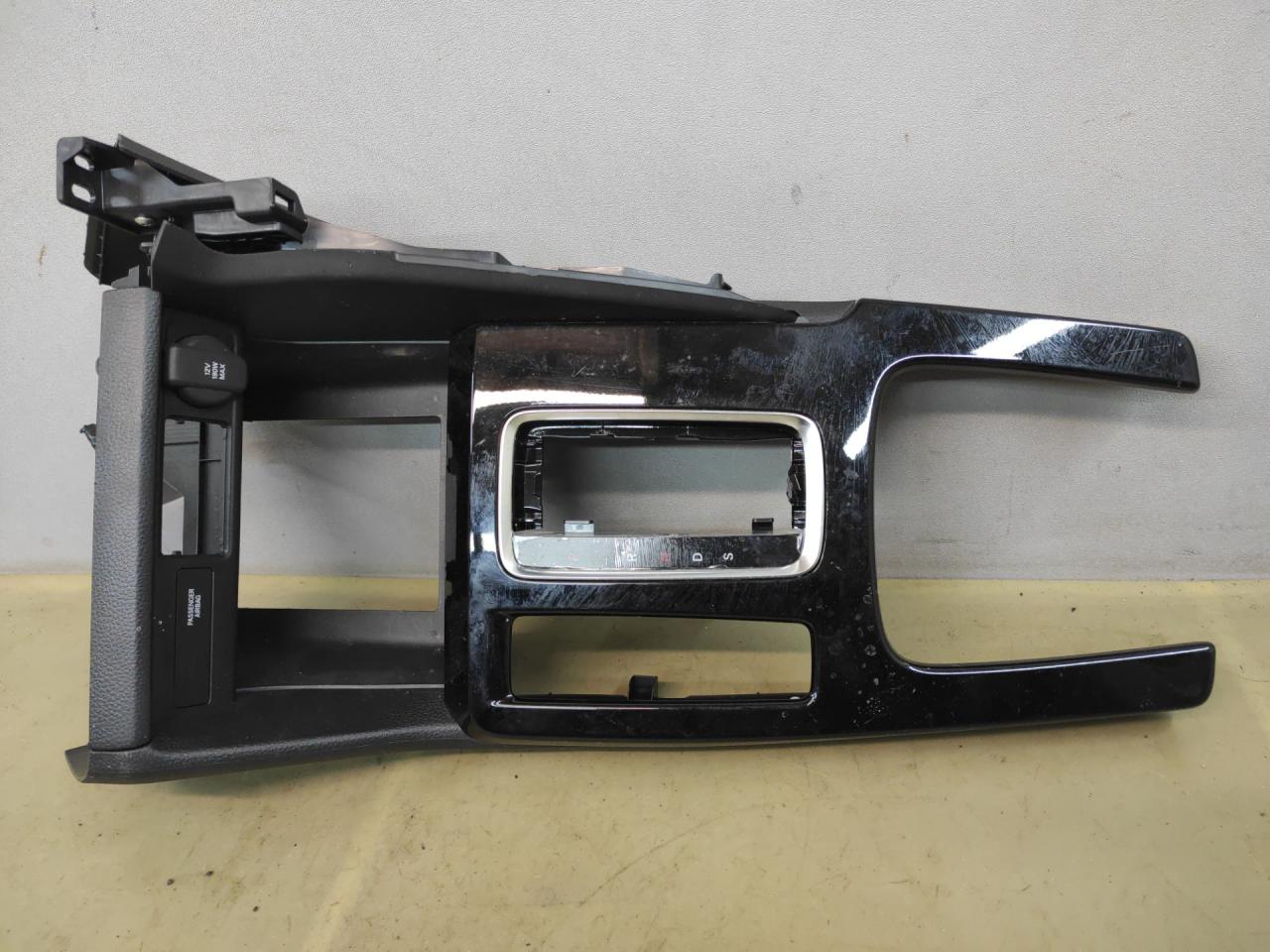 рамка обрамление кулисы Acura Integra 4 поколение 2024, 1.5 л., бензин, АКПП, синий, хетчбэк 5 дв., передний привод, 834303S5A0 - фото №1