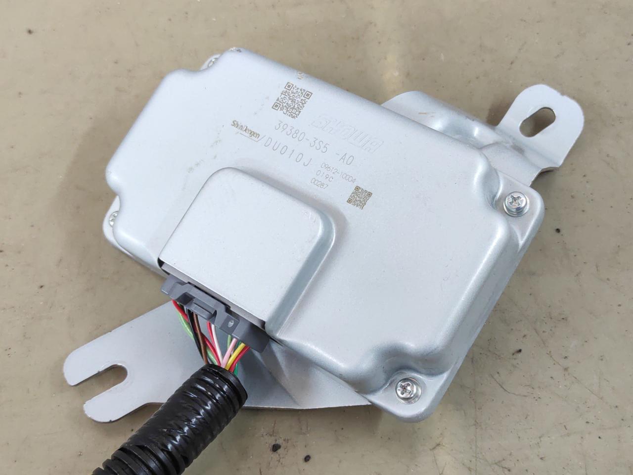 блок управления подвеской Acura Integra 4 поколение 2024, 1.5 л., бензин, АКПП, синий, хетчбэк 5 дв., передний привод, 393803S5A0 - фото №1