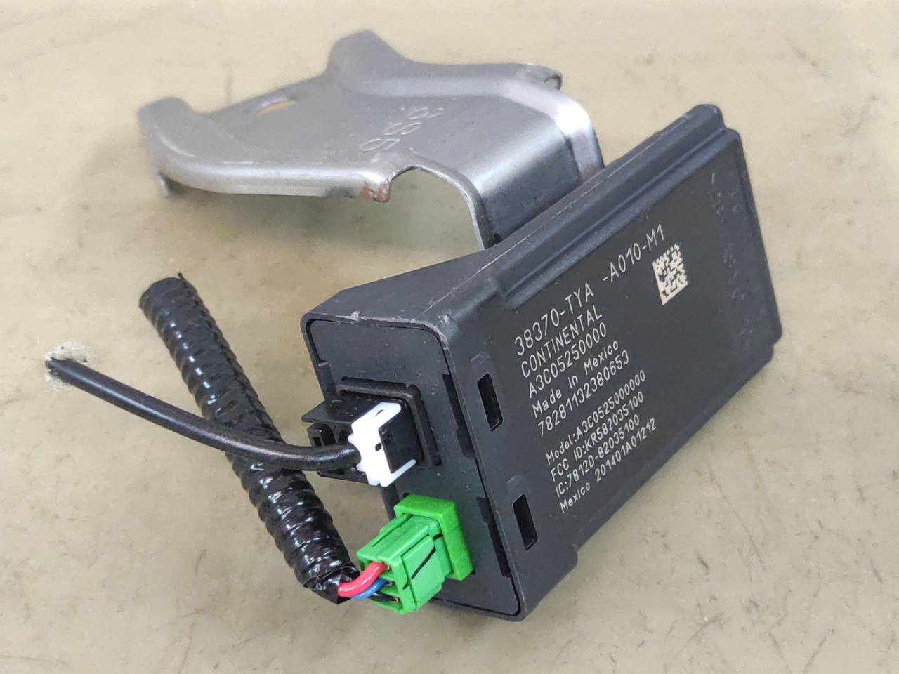 блок управления крышкой багажника Acura Integra 4 поколение 2024, 1.5 л., бензин, АКПП, синий, хетчбэк 5 дв., передний привод, 38370TYA, 38370TYAA010M1 - фото №1