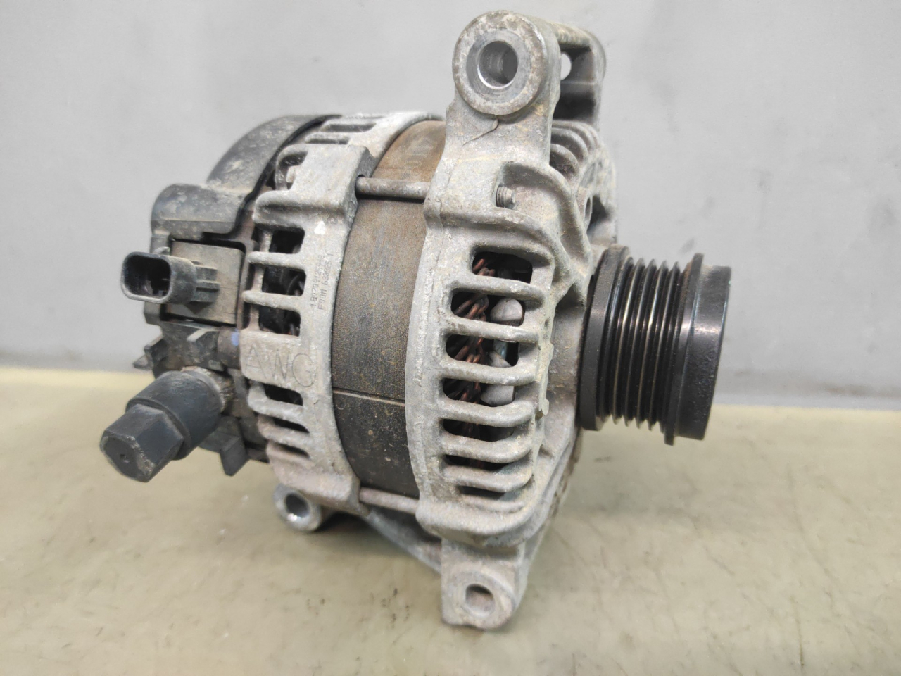 генератор Chevrolet Equinox 3 поколение 2019, 1.5 л., бензин, АКПП, белый 140х, минивэн, передний привод, 0126312142, 13517759 - фото №1