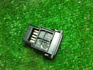 кнопка открытия багажника Pontiac Vibe 1 поколение [рестайлинг] 2005, 1.8 л., 1ZZ-FE, бензин, АКПП, красный, передний привод