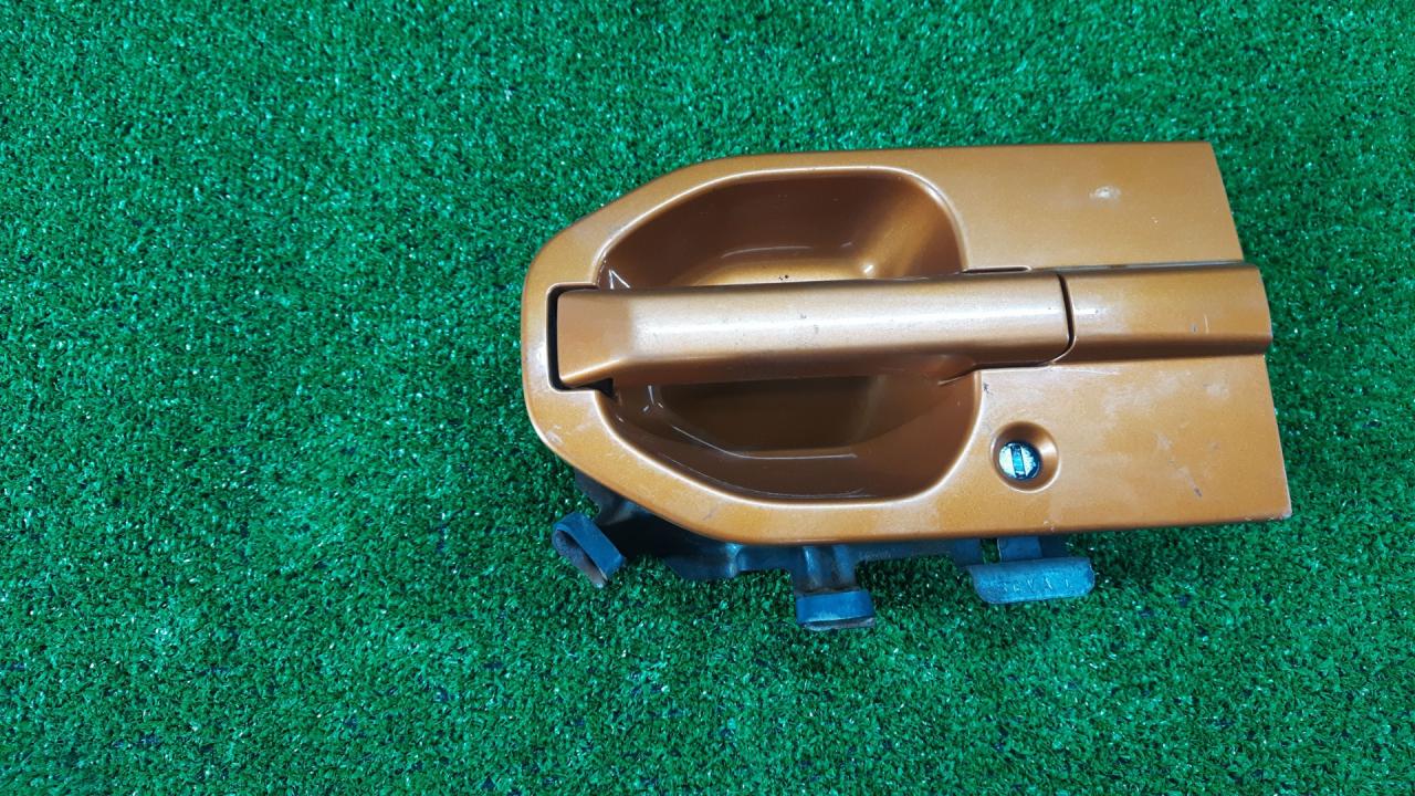 ручка наружная Honda Element 1 поколение 2006, 2.4 л., i-VTEC, K24A4, бензин, АКПП, оранжевый, хетчбэк 5 дв., полный привод - фото №1