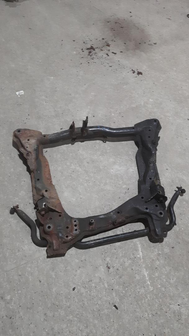 балка подвески передняя (подрамник) Honda Element 1 поколение 2006, 2.4 л., i-VTEC, K24A4, бензин, АКПП, оранжевый, хетчбэк 5 дв., полный привод - фото №1